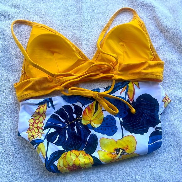YELLOW AND BLUE LEAVES PRINT HIGH WAIST BIKINI Size XL - Picture 2 of 3